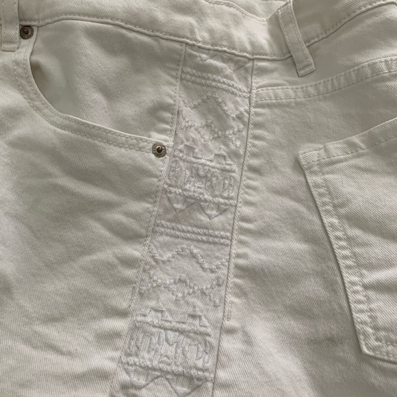 💕3/$40💕 High Rise White Denim Shorts - Picture 3 of 4